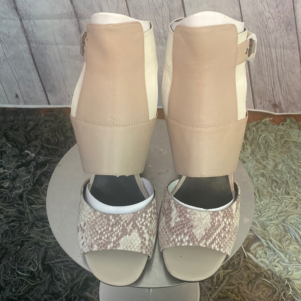 NWOT DOLCE VITA ROMEO HEELED SANDAL
